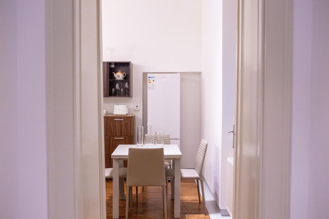 Alessia Apartment In The Old Town Timişoara Buitenkant foto
